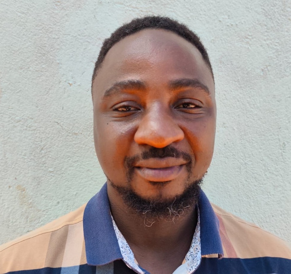 Retrato de Leonel Mapulende